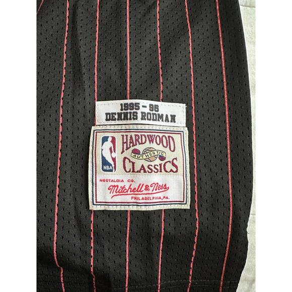 DENNIS RODMAN CHICAGO BULLS Jersey MITCHELL & NESS BLACK (NWT) LARGE - Picture 2 of 5